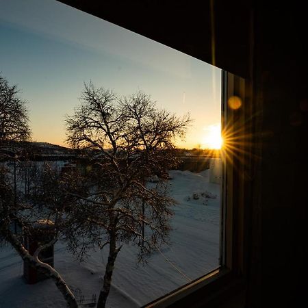 Mix Tana Spiseri Og Overnatting Motel Buitenkant foto